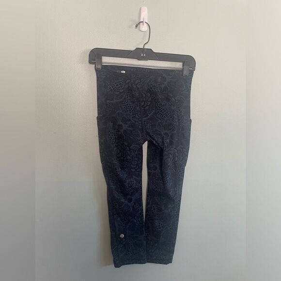 Lululemon Wunder Under Black Blue Floral High Rise Mid Calf Yoga Legging SZ 4 - Picture 5 of 7